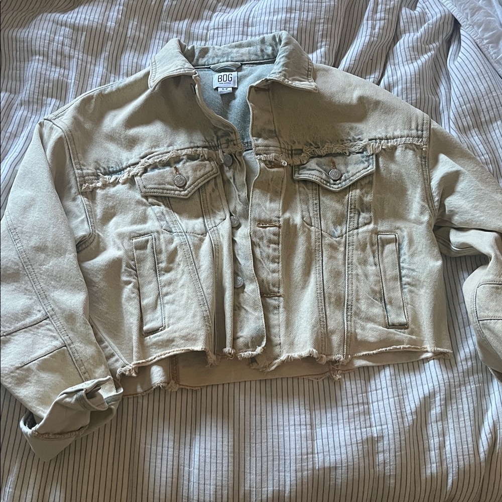 BDG Light Wash Cropped  Denim Jacket